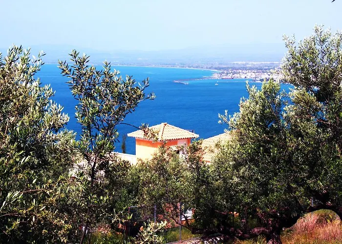 Sea And Mountain View Tatil Evi Kalamata