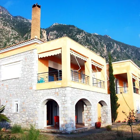 Sea And Mountain View Holiday home